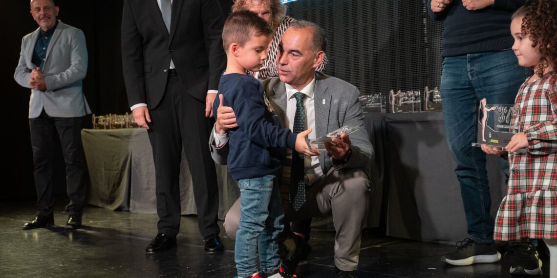 El Ayuntamiento premia a los deportistas y clubes de Benalmádena en la Gala del Deporte