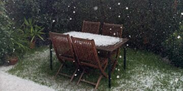Una Nochebuena de película: así tiñó el granizo de blanco a la Axarquía