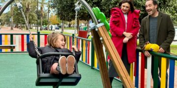 Torremolinos remodela el parque infantil de la avenida Marifé de Triana