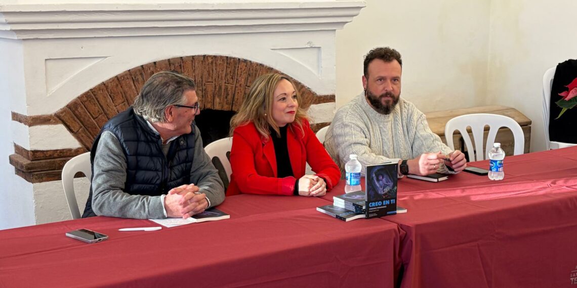 La fuengiroleña Virginia Fernández presenta su primera novela: ‘Creo en ti’, la posguerra y un hallazgo milagroso