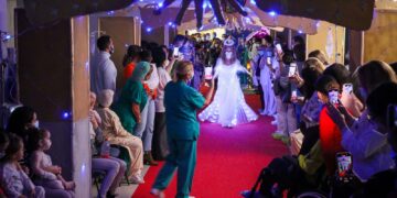 La magia navideña vuelve al Hospital Materno Infantil de Málaga