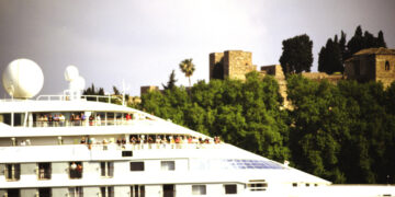 La Costa del Sol promociona el segmento de cruceros en el International Cruise Summit 2025