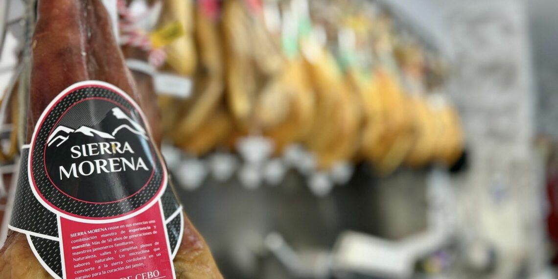 Cortado y envasado: el jamón de Ibéricos Agustín Hernández, la mejor opción para esta Navidad