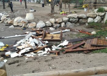 Daños por el temporal en Benalmádena: kioscos y pasarelas destrozadas, pérdida de arena…