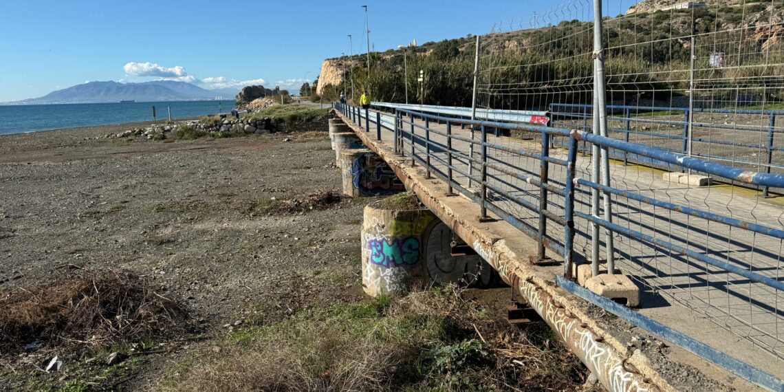 La Diputación financia con 410.000 euros el arreglo del puente sobre el arroyo Totalán como nueva actuación de la Senda Litoral