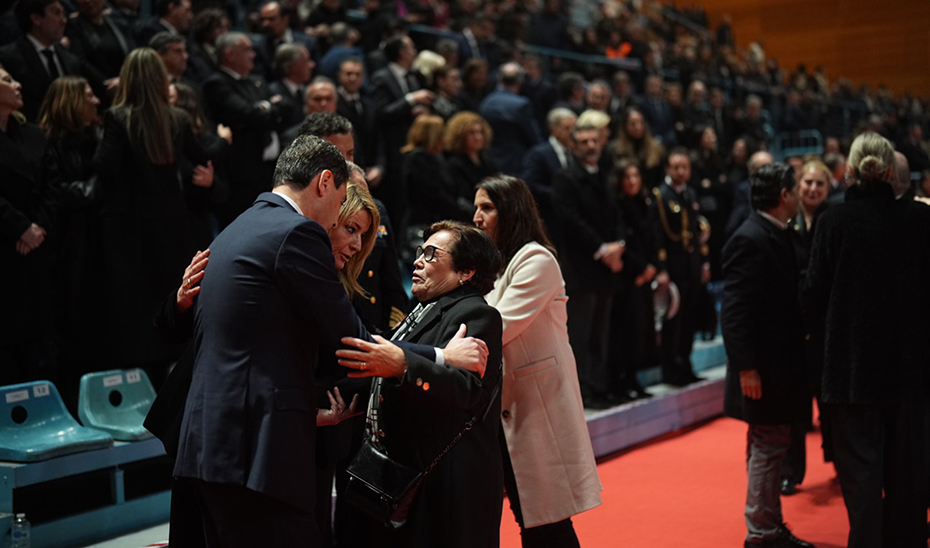 Andalucía arropa a las familias de las víctimas de Adamuz en el funeral presidido por los Reyes