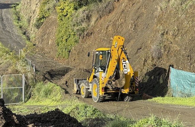 Estepona despliega a las brigadas municipales para la limpieza y arreglos de caminos afectados por el temporal
