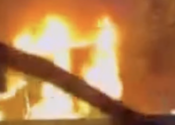 Una furgoneta ardiendo provoca más de 4 kilómetros de retenciones en la A-7 entre Torremolinos y Arroyo de la Miel