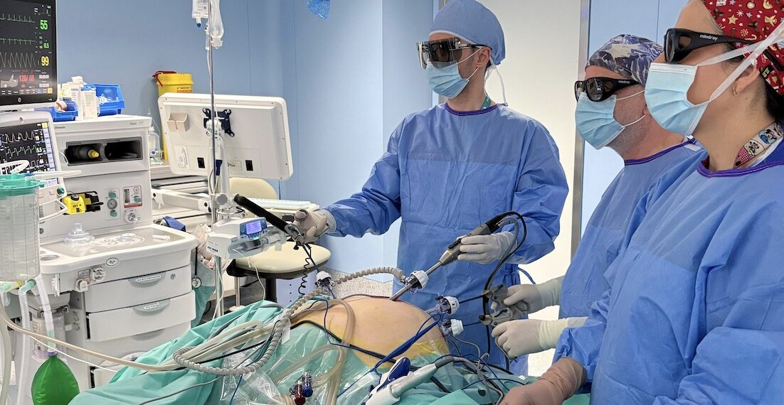 La cirugía laparoscópica 3D aumenta la precisión y disminuye el riesgo y el tiempo quirúrgico en operaciones complejas