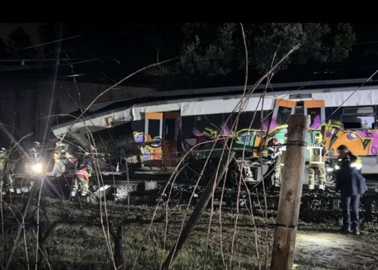 El accidente de tren en Barcelona causa un muerto, cinco herido graves y 32 más leves