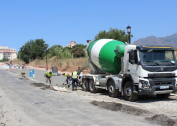 Estepona contrata los trabajos del nuevo Plan de Asfaltado, que prioriza calles y caminos del extrarradio