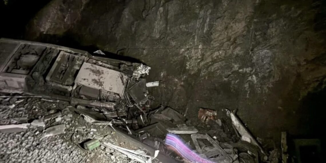 Al menos 21 fallecidos en la tragedia de Adamuz y la previsión es que «la cifra siga elevándose»