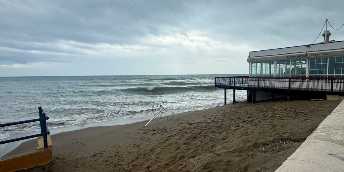 Ana Mula reclama al Gobierno central un Plan de Acción para la estabilización de las playas de Fuengirola