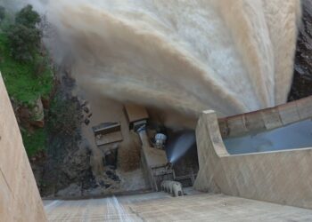 Desembalsan la presa de Casalola para limpiar los sedimentos tras las últimas lluvias