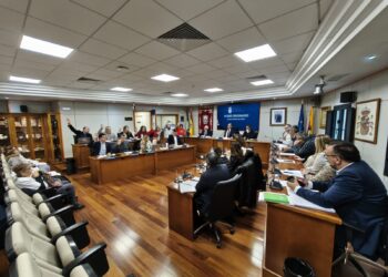 Aprobadas de manera definitiva las cuentas de 2026, con bajada de impuestos, superávit presupuestario y más de 30 millones de euros en inversiones
