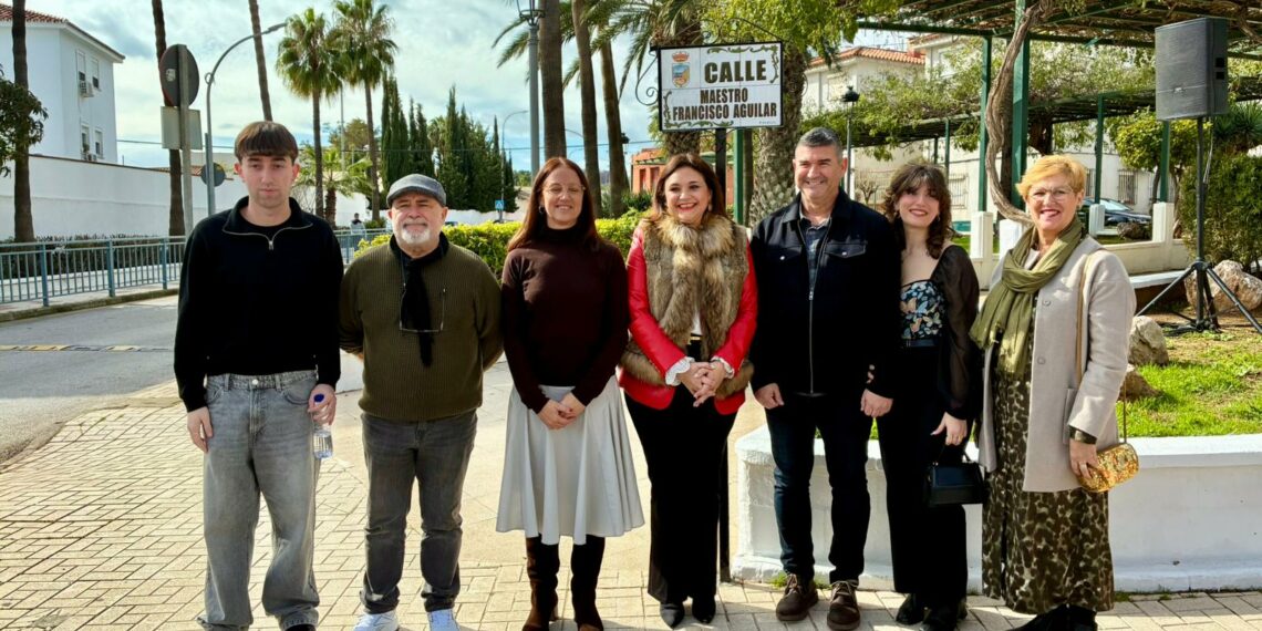 Torremolinos homenajea con una calle a Francisco Aguilar en reconocimiento a una vida dedicada a la enseñanza