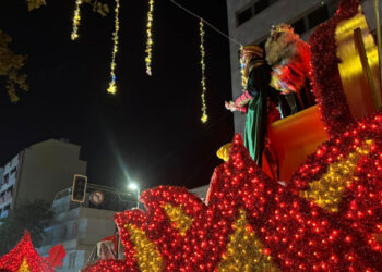 La borrasca Francis trae lluvia a la Costa del Sol y mantiene en vilo las cabalgatas de Reyes