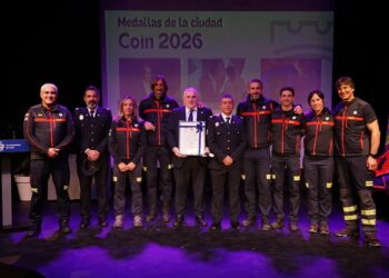 El Consorcio Provincial de Bomberos de la Diputación de Málaga recibe la Medalla de la Ciudad de Coín