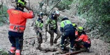 Rescatado tras diez horas un hombre atrapado en el barro en Las Buitreras