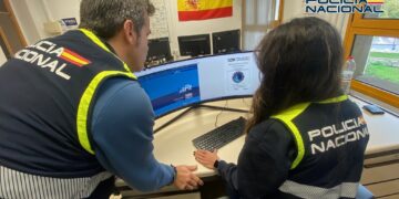 Así estafaron a 55 clientes de una agencia de viajes en Málaga: transfirió el dinero de las vacaciones de los afectados a un falso amor en Líbano