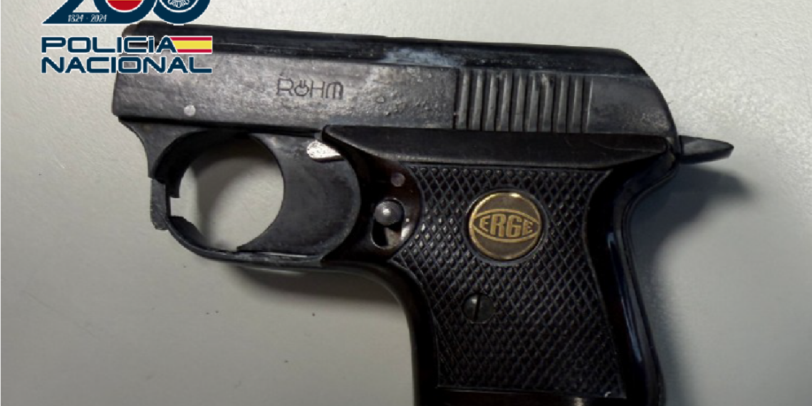 Detenidos dos de los autores de robos con violencia e intimidación, delitos contra la salud pública y tenencia ilícita de armas