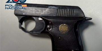 Detenidos dos de los autores de robos con violencia e intimidación, delitos contra la salud pública y tenencia ilícita de armas
