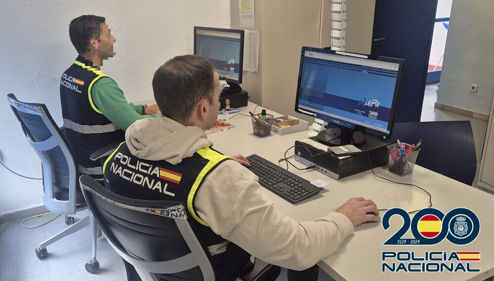 Detenida una mujer por seccionar la yema de un dedo y retener contra su voluntad a un septuagenario en un domicilio en Marbella