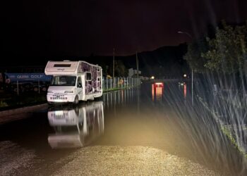 Noche complicada en El Secadero: 1.500 vecinos incomunicados y sin suministro eléctrico