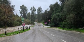 Se desborda el Río Manilva: todos los accesos a la carretera están cortados