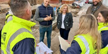 El Ayuntamiento de Fuengirola renueva la plaza existente entre las calles Sevilla y San Salvador