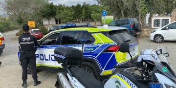 La Policía Local Mijas destaca el refuerzo de la vigilancia y la firme aplicación de las ordenanzas para garantizar la convivencia