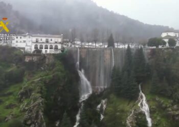 Moreno anuncia «evacuación preventiva y ordenada» de todo Grazalema ante riesgo de derrumbes