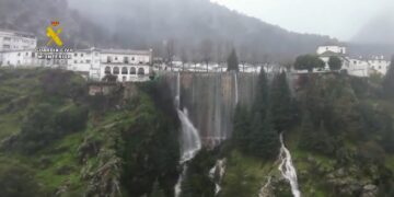 Moreno anuncia «evacuación preventiva y ordenada» de todo Grazalema ante riesgo de derrumbes