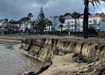 Ana Mata solicita al Gobierno un aporte urgente de arena en las playas ante la inminente llegada de la Semana Santa