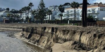 Ana Mata solicita al Gobierno un aporte urgente de arena en las playas ante la inminente llegada de la Semana Santa