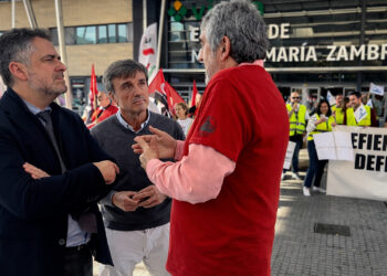El PP pide al PSOE de Málaga que deje de defender al ministro Puente y se posicione junto a los miles de malagueños afectados por el caos ferroviario