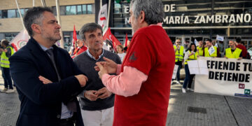 El PP pide al PSOE de Málaga que deje de defender al ministro Puente y se posicione junto a los miles de malagueños afectados por el caos ferroviario