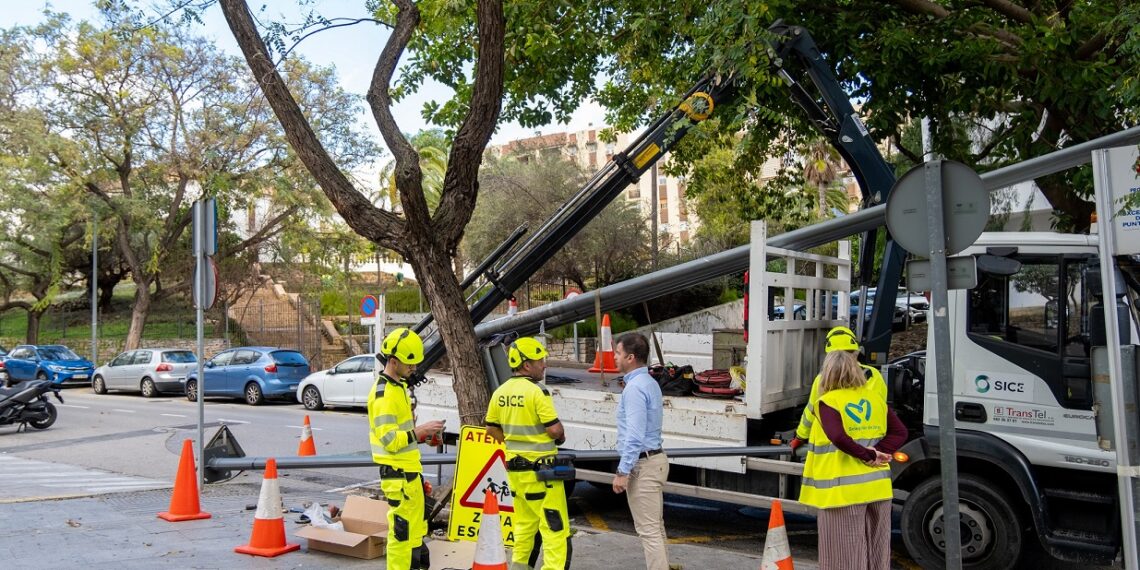 Marbella moderniza el alumbrado de la calle José Luis Morales Marín