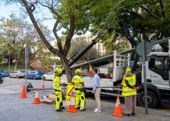 Marbella moderniza el alumbrado de la calle José Luis Morales Marín
