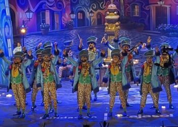 La comparsa marbellí ‘El Desvelo’ deslumbra en la semifinal del COAC Málaga