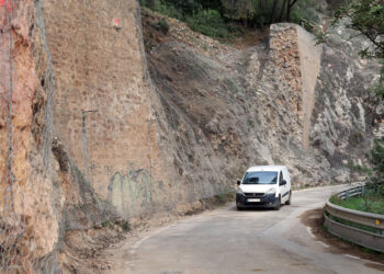 La calle Chorreadero de Marbella abre al tráfico tras finalizarse los trabajos de estabilización de talud