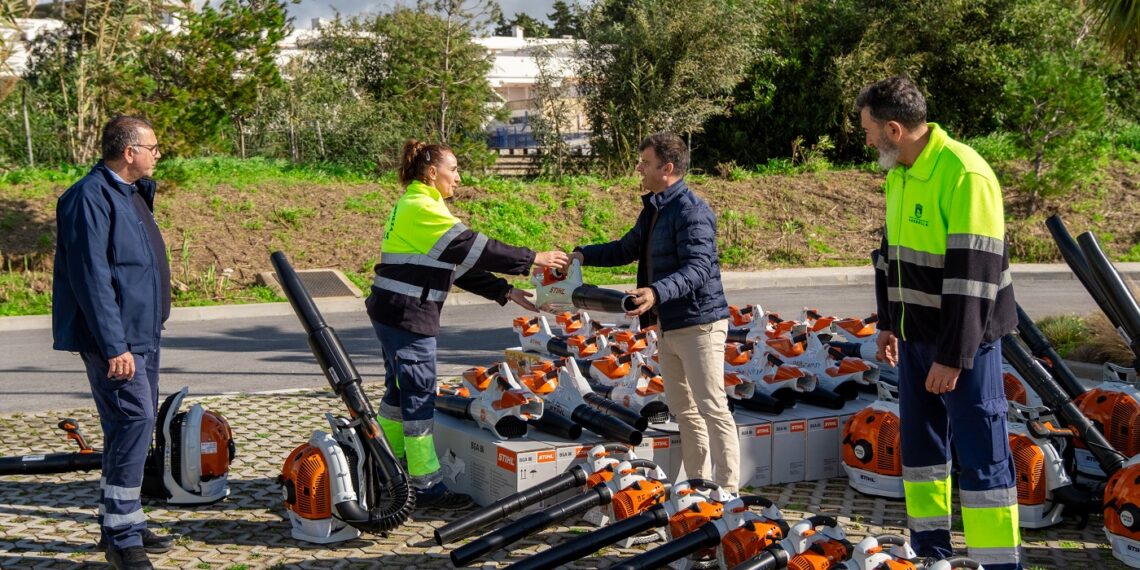 Marbella refuerza el área de limpieza con 77 nuevos dispositivos mecánicos más silenciosos y sostenibles