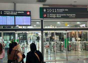 Nueva jornada caótica con el Cercanías: continúa la huelga del sector ferroviario y los viajeros, indignados