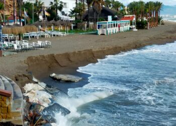 Del Cid cifra en casi 700.000 euros los daños provocados por los temporales en las playas de Torremolinos