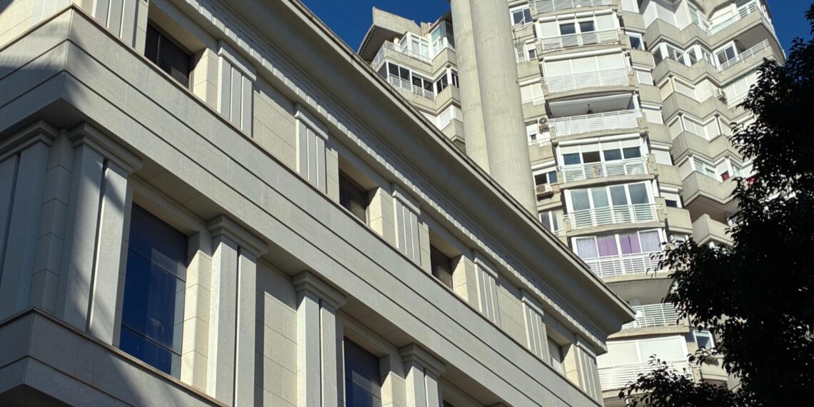 El edificio de la Plaza Pablo Ruiz Picasso pasa a ser de uso educativo para poder albergar un centro universitario