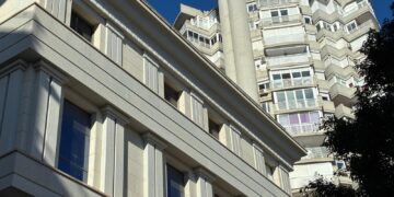 El edificio de la Plaza Pablo Ruiz Picasso pasa a ser de uso educativo para poder albergar un centro universitario