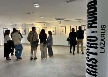 Las miradas contemporáneas de Lazarus y Rafael Laureano revisitan la tradición cofrade en Torremolinos