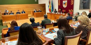 El pleno de Torremolinos reivindica la igualdad real y efectiva entre mujeres y hombres