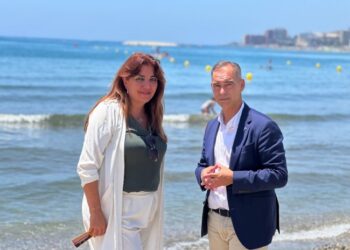 Lara exige al Gobierno central inversiones que garanticen el buen estado de las playas para Semana Santa