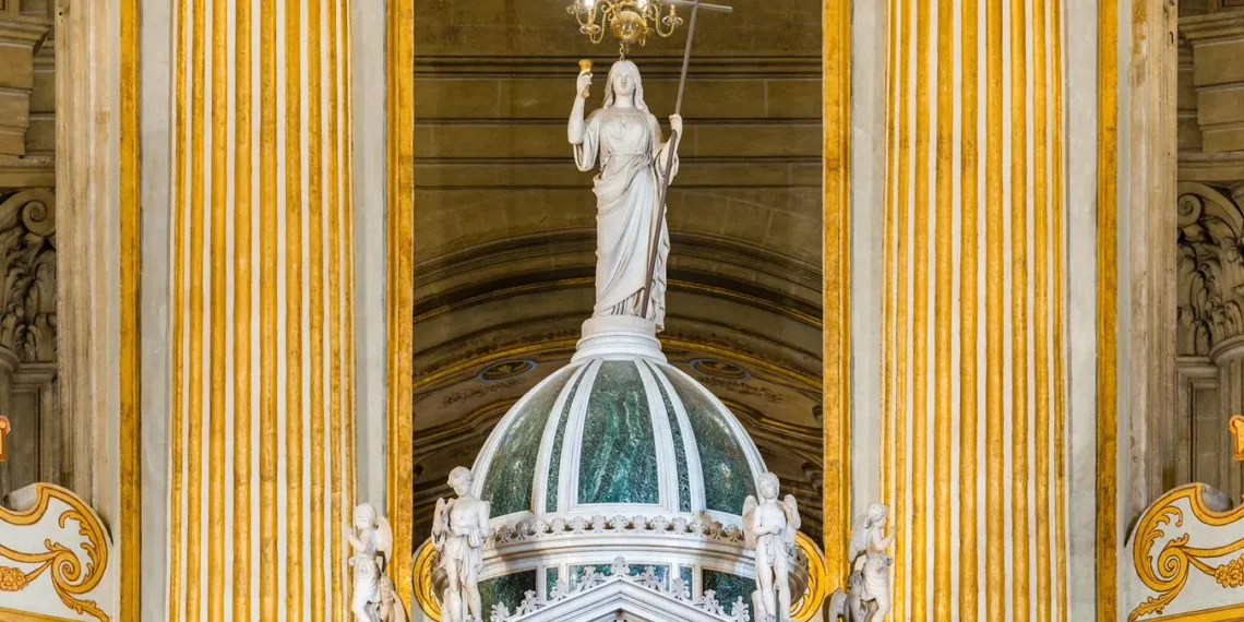 La Catedral de Málaga podrá recuperar la imagen original de su presbiterio